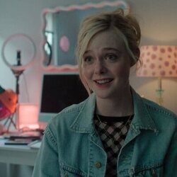 Elle Fanning en el 1x04 de 'Margo tiene problemas de dinero'