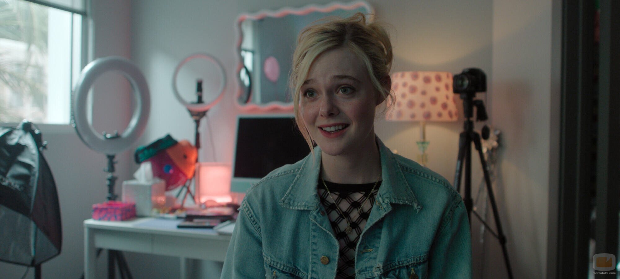 Elle Fanning en el 1x04 de 'Margo tiene problemas de dinero'