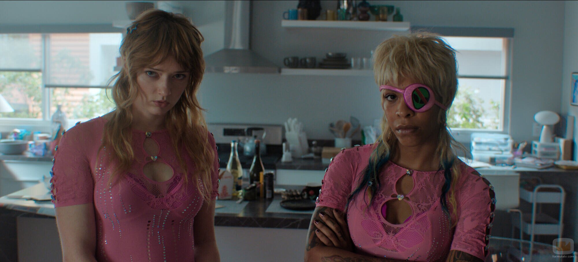 Lindsey Normington y Rico Nasty en Capítulo 6 titulado 'Combate de divas' de 'Margo tiene problemas de dinero'