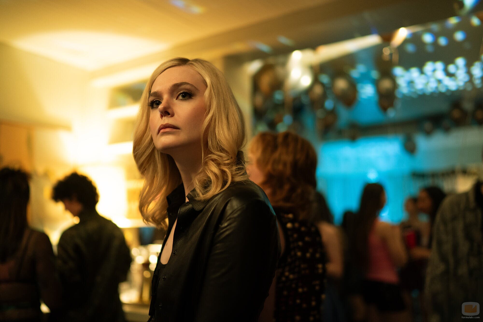 Elle Fanning en 1x06 titulado 'Combate de divas' de 'Margo tiene problemas de dinero'