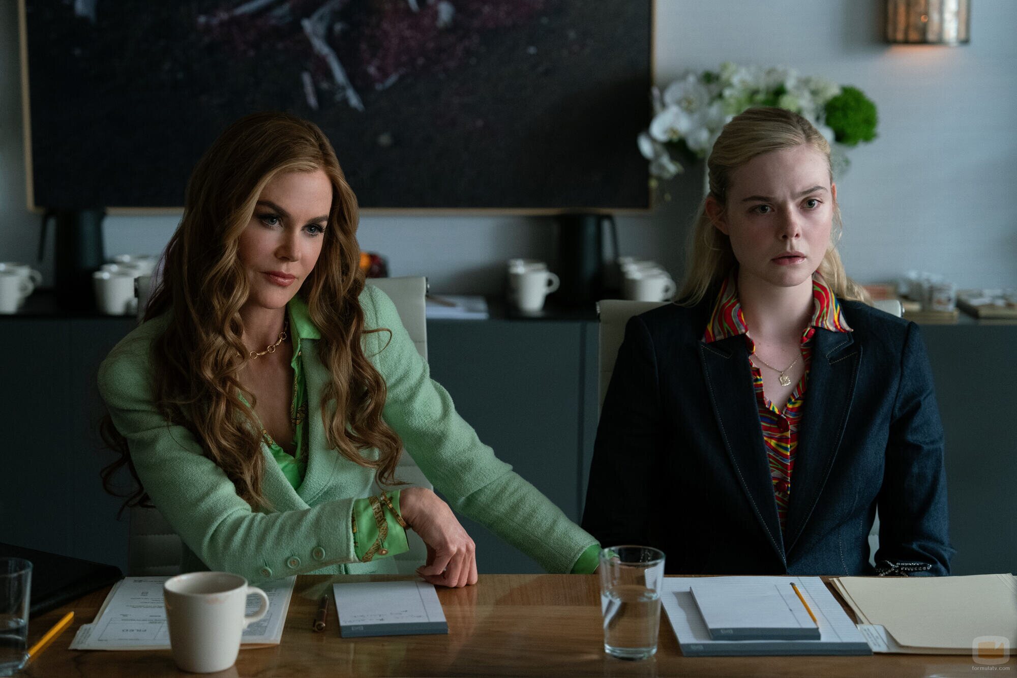 Elle Fanning y Nicole Kidman en el 1x07 de 'Margo's Got Money Troubles'