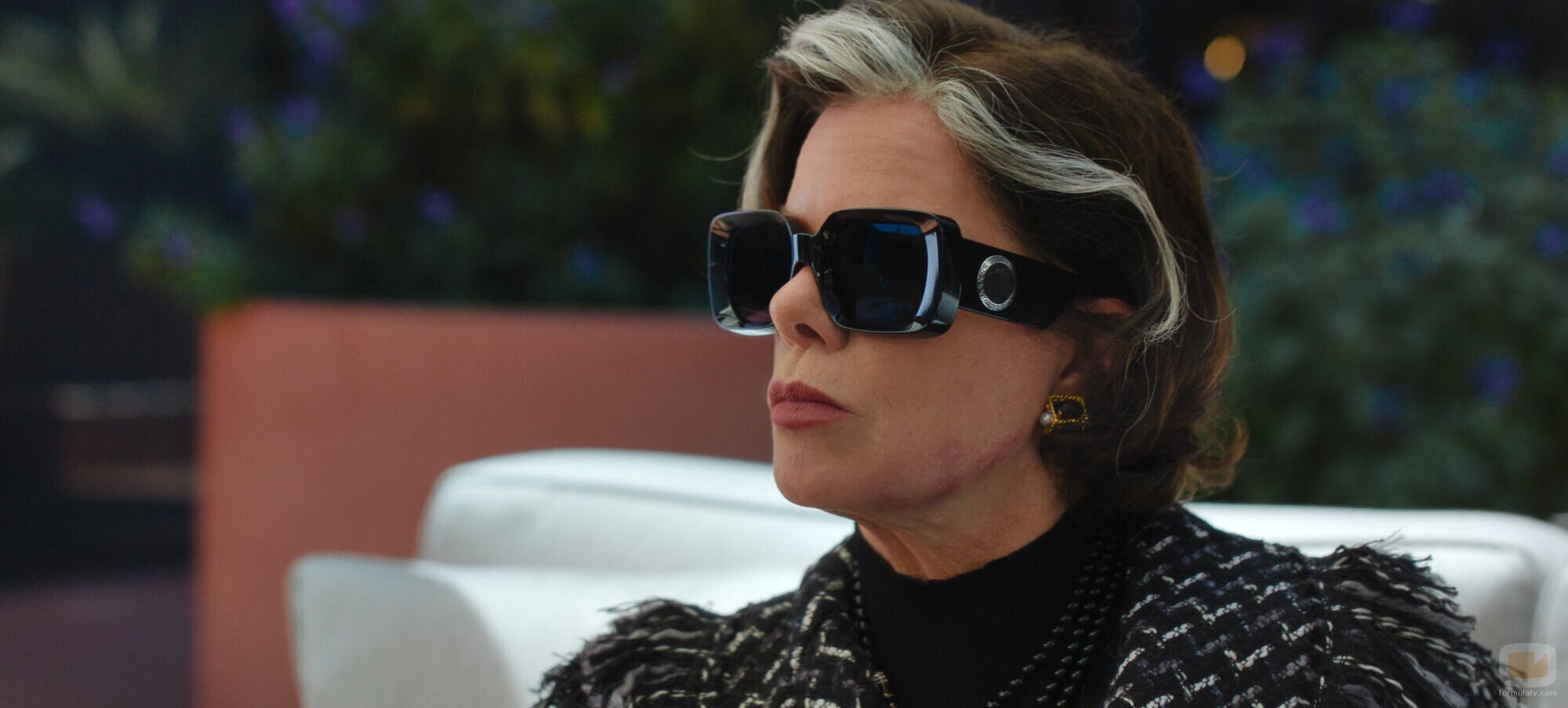 Marcia Gay Harden en el 1x08 de 'Margo tiene problemas de dinero'