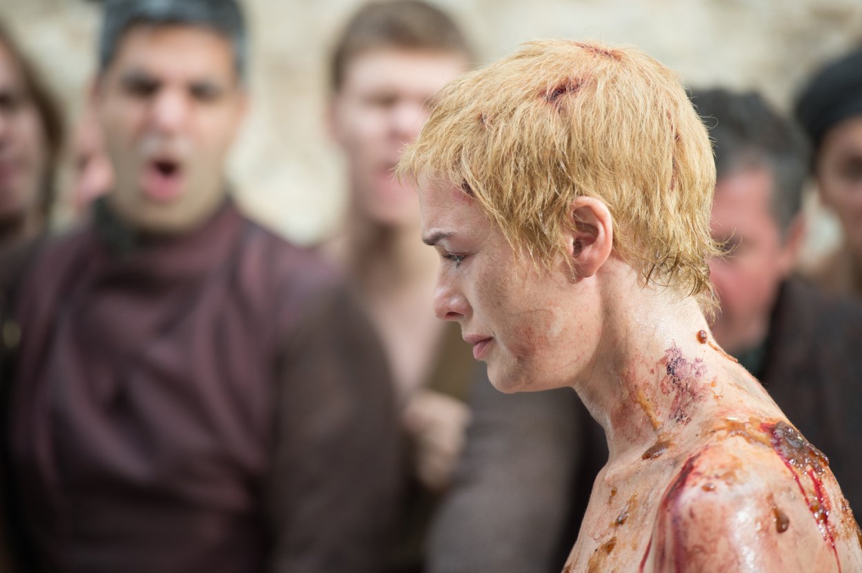 Lena Headey durante el paseo de la vergüenza de Cersei Lannister
