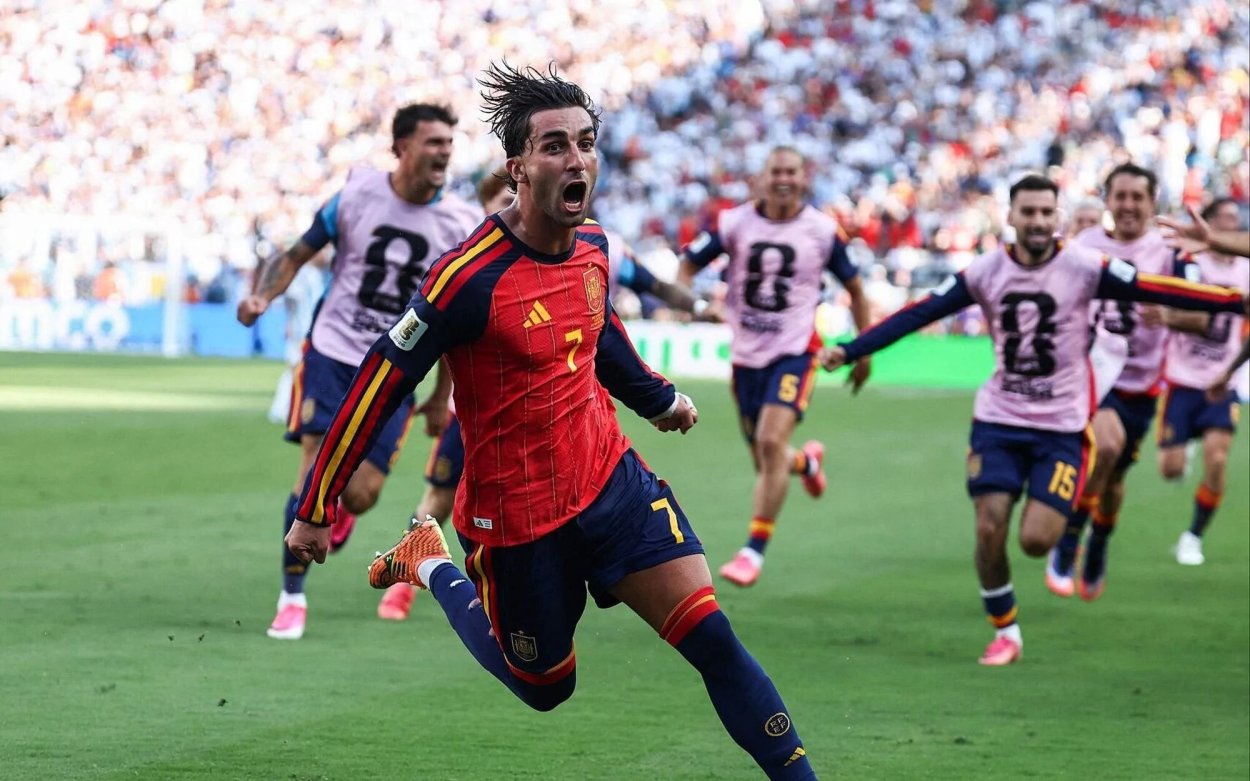 Ferran Torres tras marcar el gol en el España - Argentina