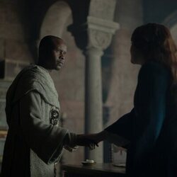 Olivia Cooke y Kurt Egyiawan en 3x05 titulado 'Nunca doblegado, nunca roto' de 'La Casa del Dragón'