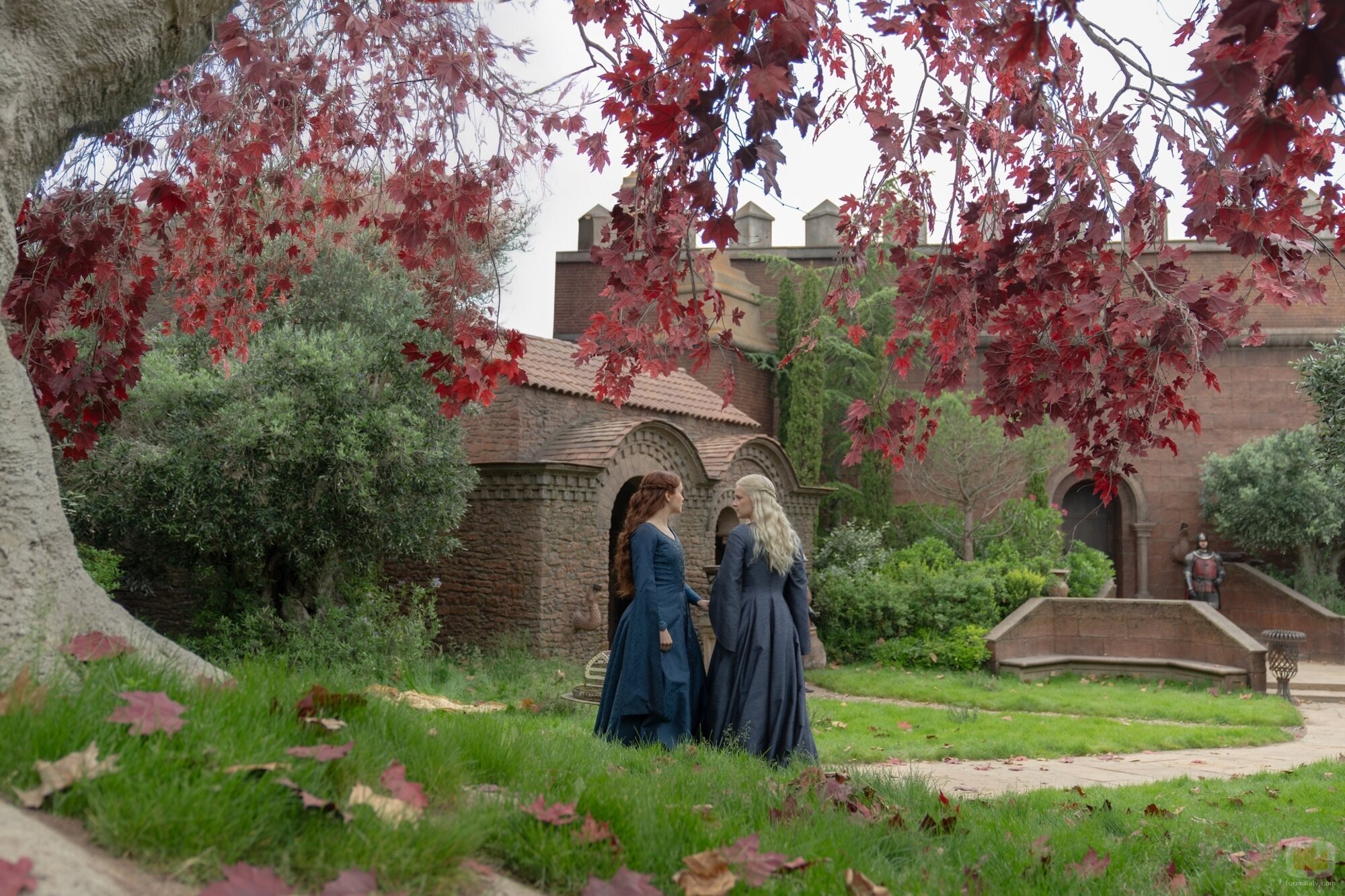 Phia Saban y Olivia Cooke en Capítulo 5 titulado 'Nunca doblegado, nunca roto' de 'La Casa del Dragón'