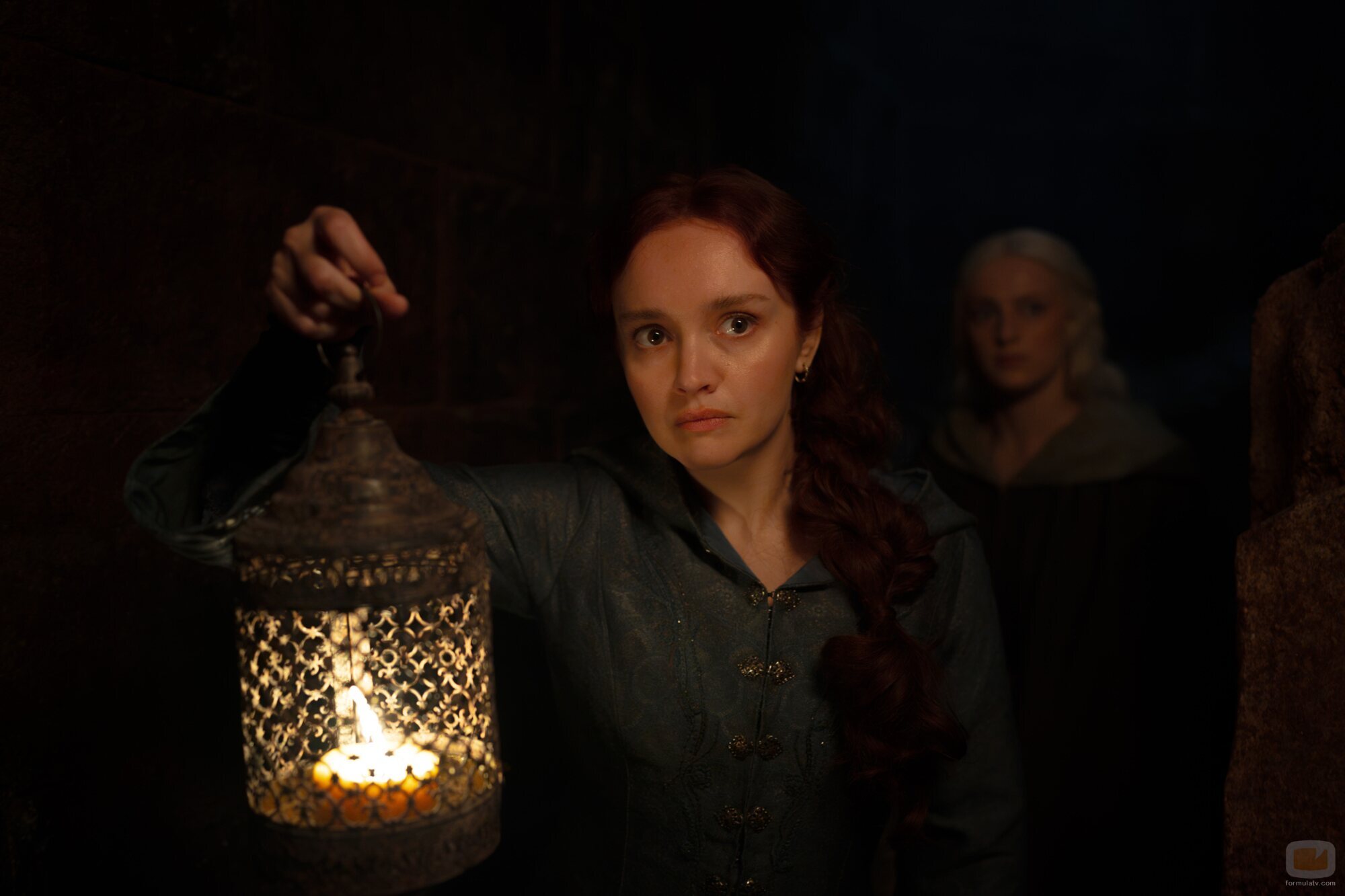 Foto de Phia Saban y Olivia Cooke en Capítulo 5 titulado 'Nunca doblegado, nunca roto' de 'La Casa del Dragón'