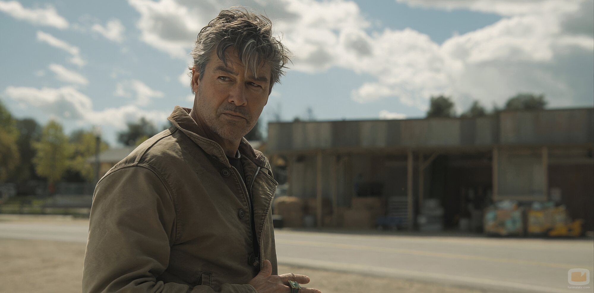Kyle Chandler en la serie 'Linternas'