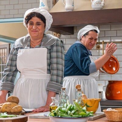 Carmen Flores y Teresa Quintero en Capítulo 133 titulado 'Lunes 27 de julio de 2026' de 'La promesa'