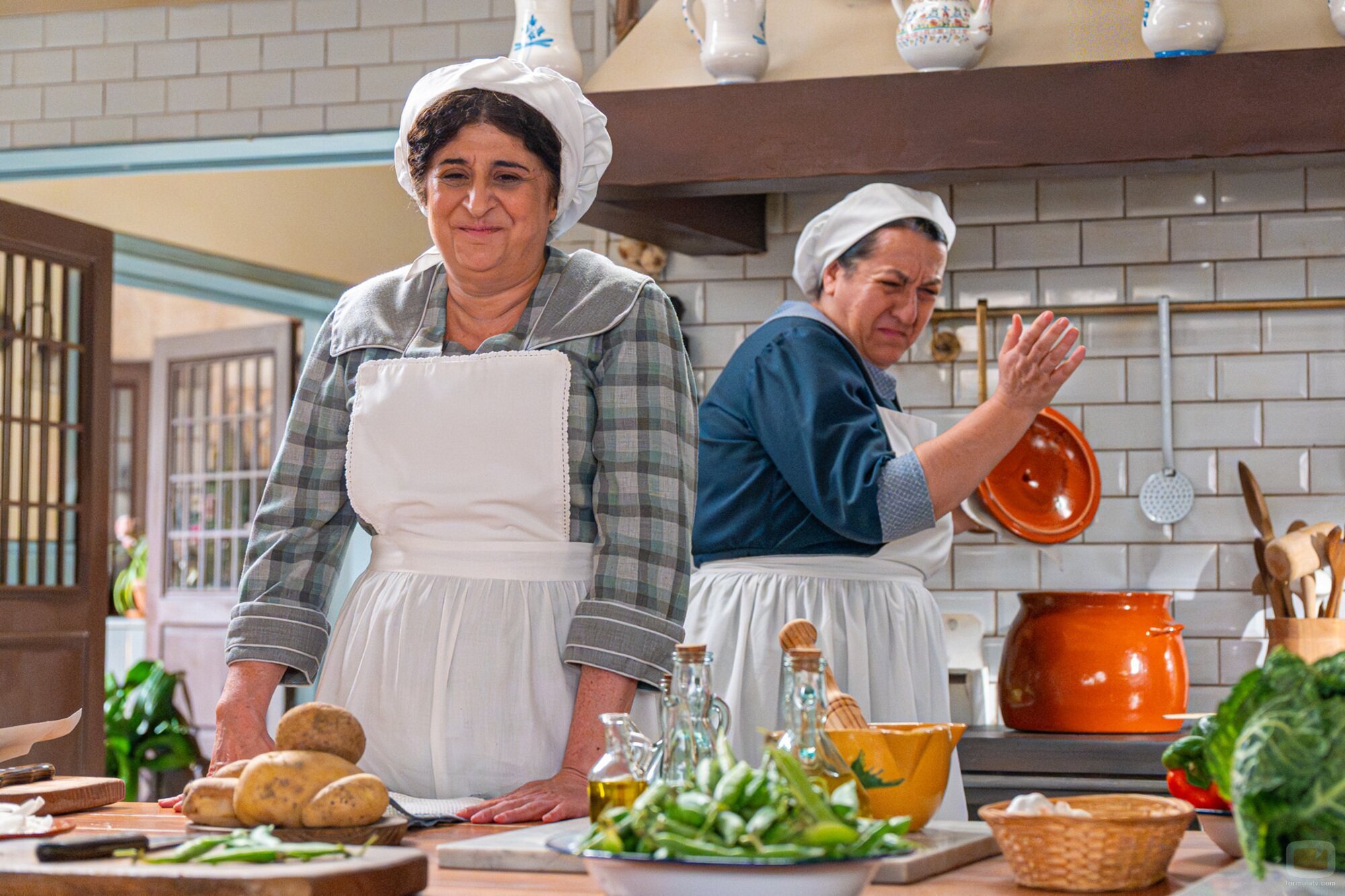 Carmen Flores y Teresa Quintero en Capítulo 133 titulado 'Lunes 27 de julio de 2026' de 'La promesa'