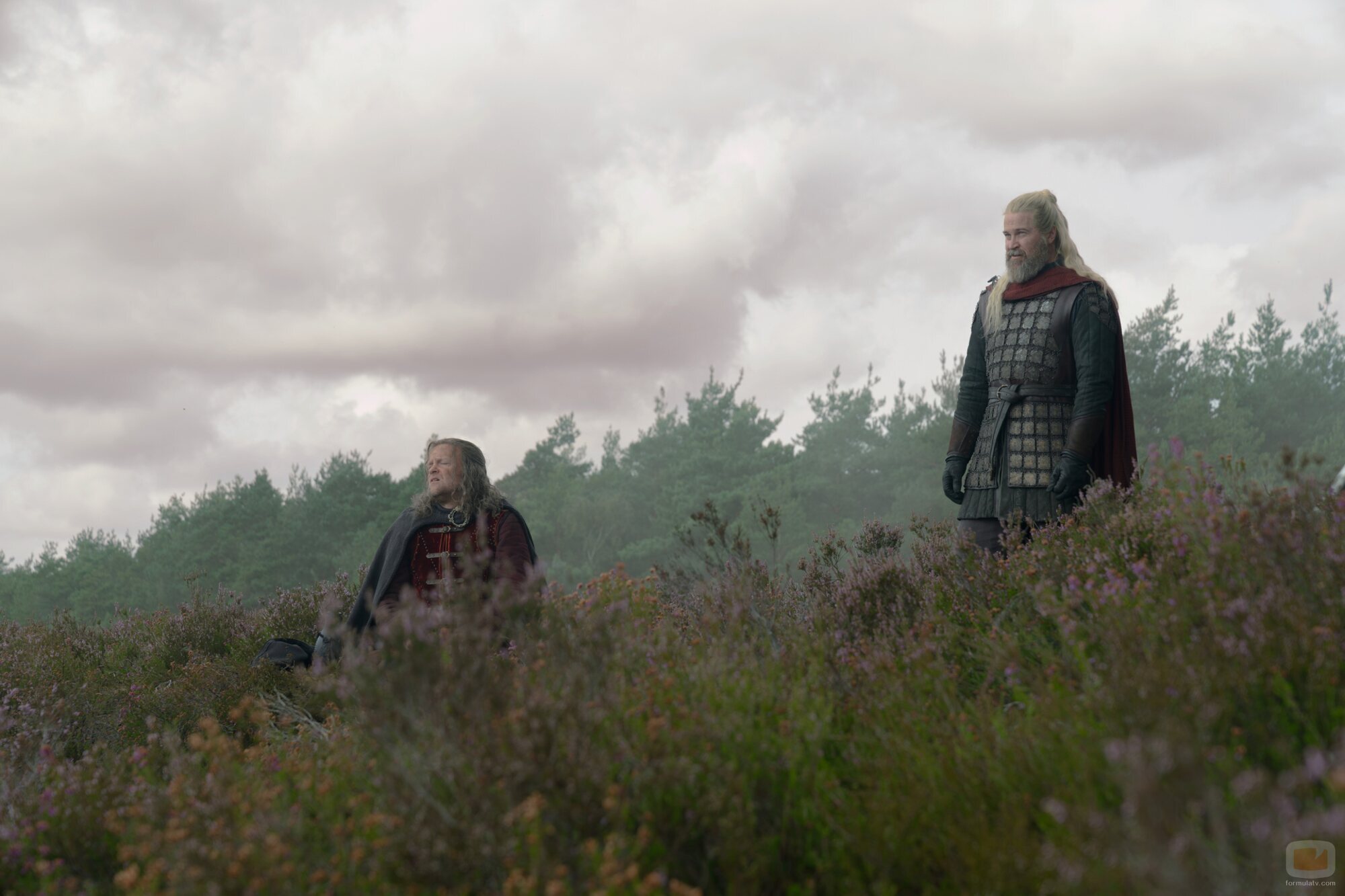 Tom Bennett y Kieran Bew en la temporada 3 y el capítulo 06 de 'La Casa del Dragón'