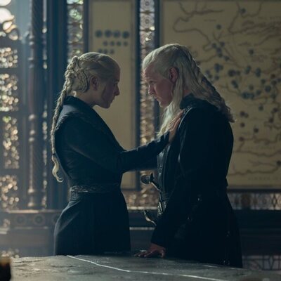 Emma D'Arcy y Matt Smith en 3x06 titulado 'Hombres sin rostro' de 'La Casa del Dragón'