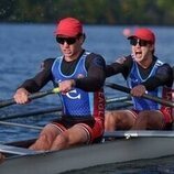 Samuel Braun y Kyle Clark en el 1x08 de 'Crew Girl'
