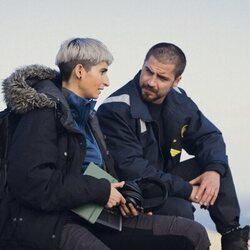 Maxi Iglesias y Alba Flores en un momento de 'Punto Nemo'