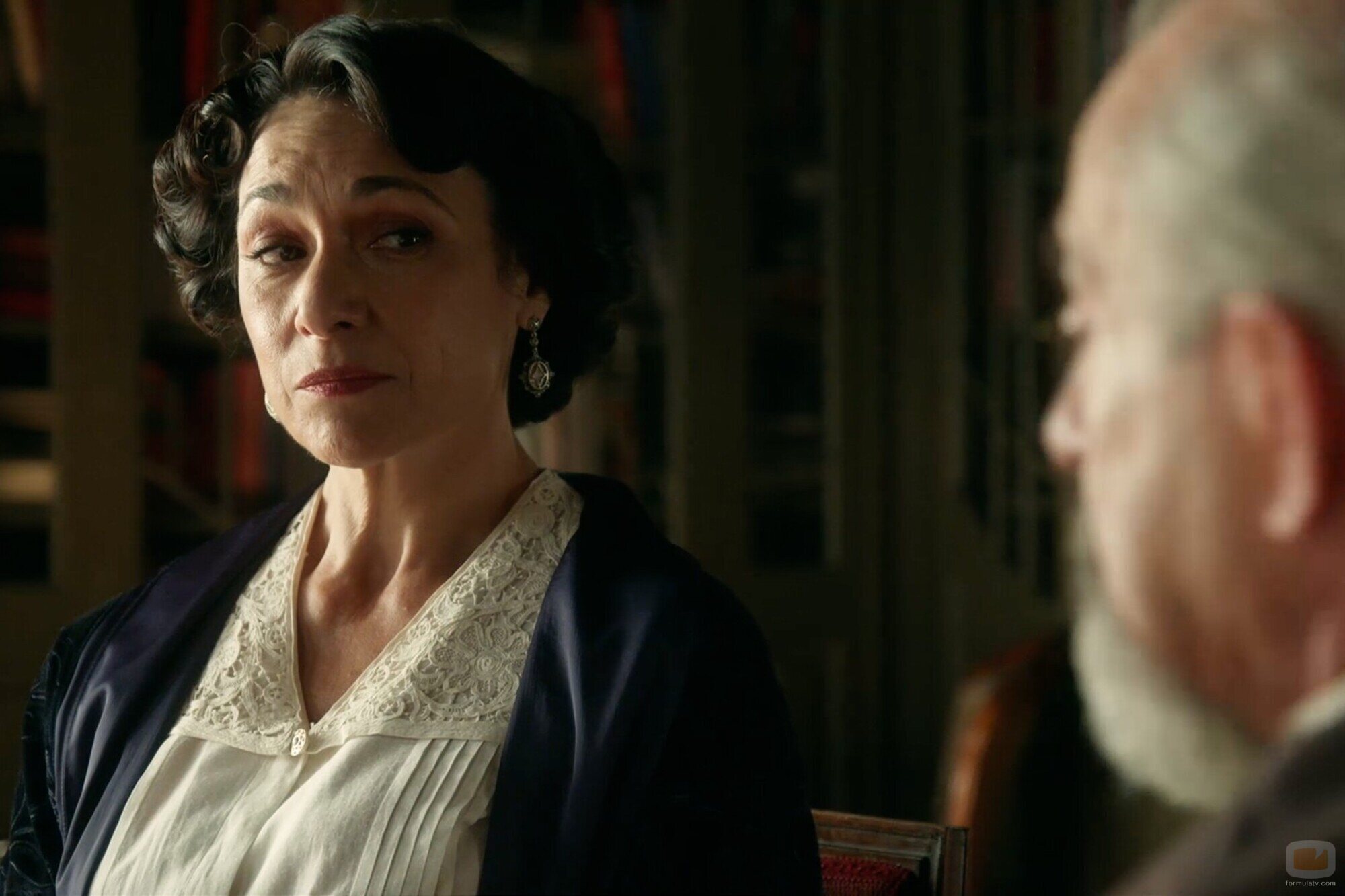 Isabel Serrano y Javier Lago en 'Miércoles 5 de agosto de 2026' de 'La promesa'