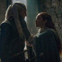Olivia Cooke y Ewan Mitchell en la temporada 3 y el capítulo 07 de 'La Casa del Dragón'