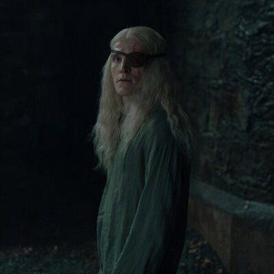 Ewan Mitchell en 3x07 'El dragón de invierno' de 'La Casa del Dragón'