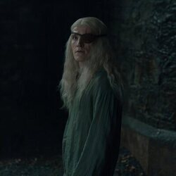 Ewan Mitchell en 3x07 'El dragón de invierno' de 'La Casa del Dragón'