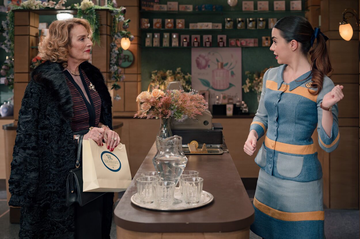 Marta Calvó y Marina Orta en una escena de 'Sueños de libertad'