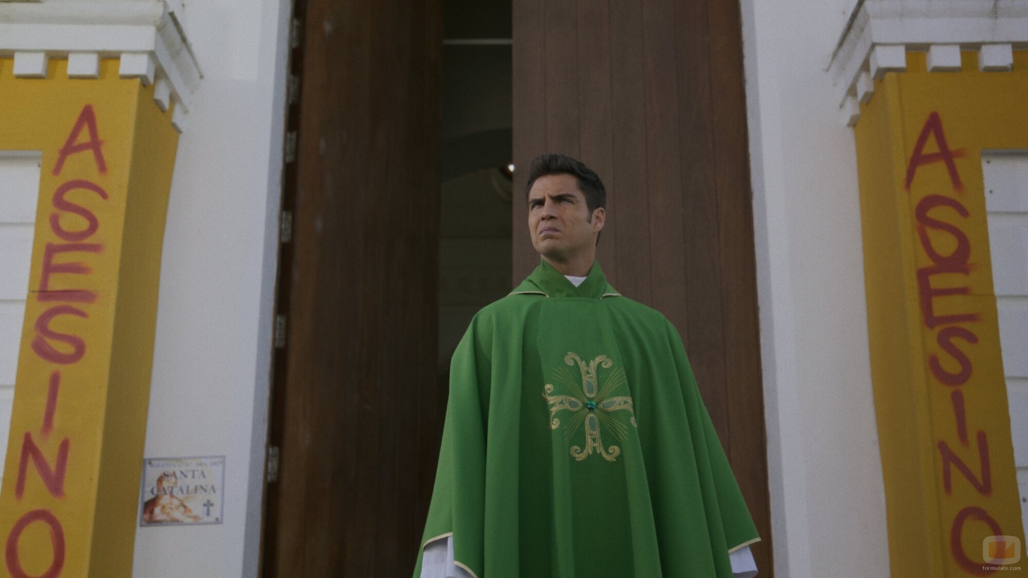 Maxi Iglesias en Capítulo 8 titulado 'Adiós La Caleta' de 'Ella, maldita alma'