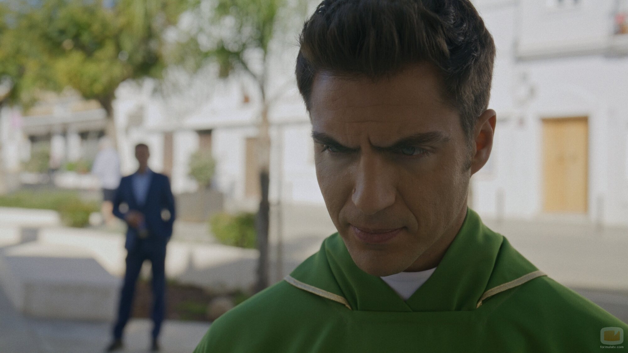 Maxi Iglesias en la temporada 1 y el capítulo 08 de 'Ella, maldita alma'