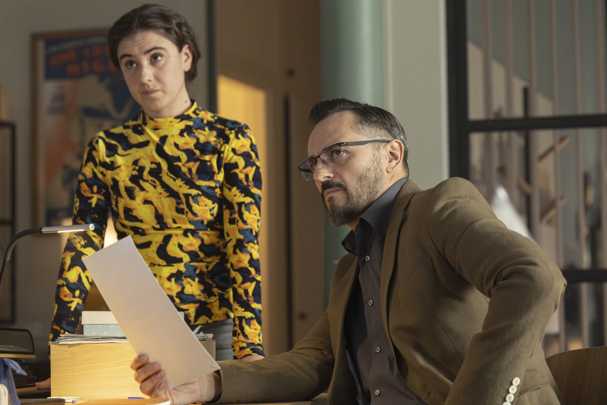 María Cerezuela y Asier Etxeandía en 'Romi'