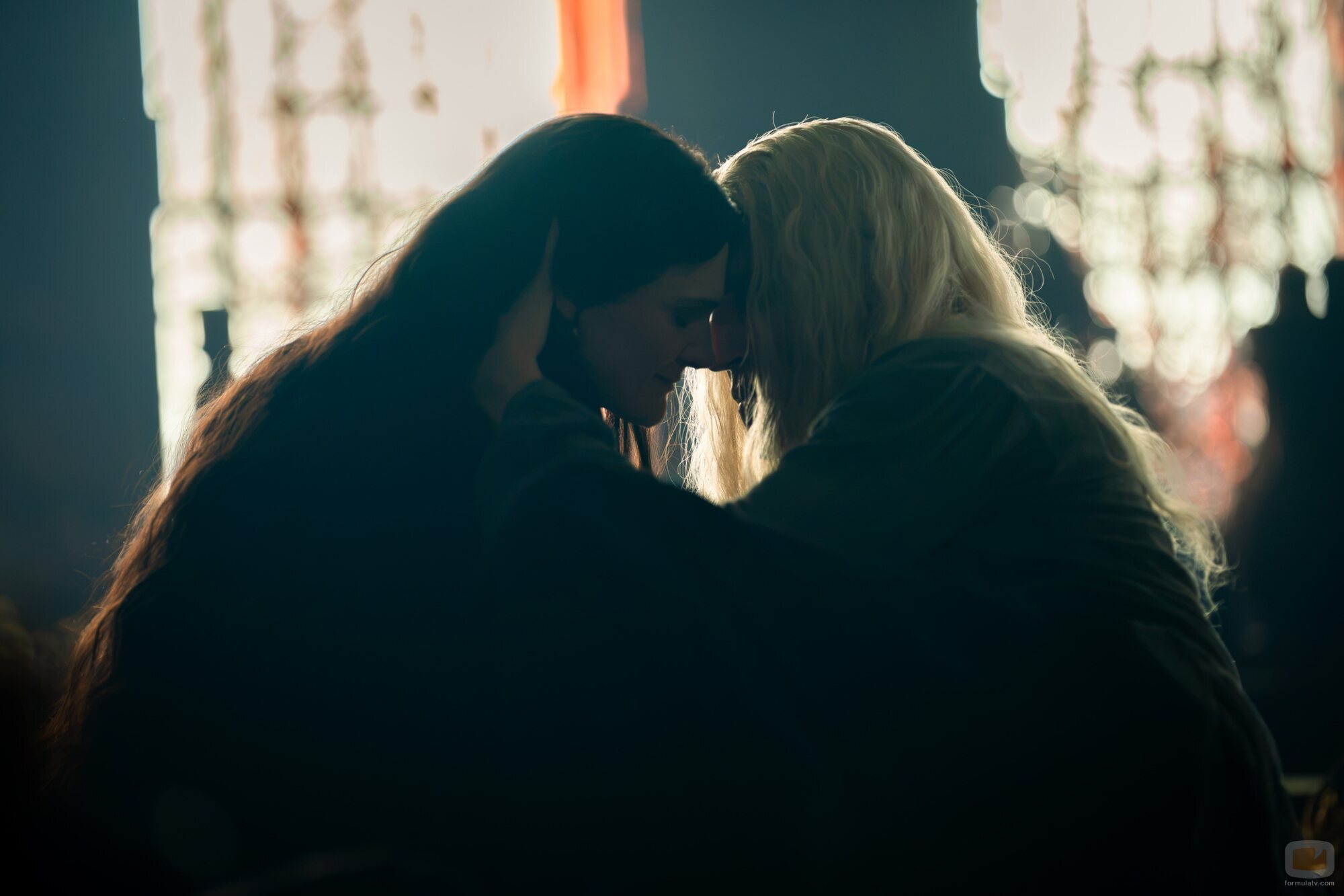 Ewan Mitchell y Gayle Rankin en 'Las traiciones de Ladera' de 'House of the Dragon'