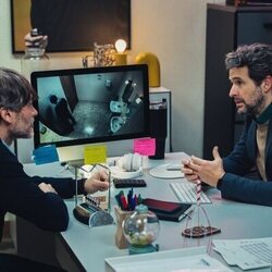 Diego Martín y Salva Reina en Capítulo 1 titulado 'Episodio 1' de 'Muertos S.L.'