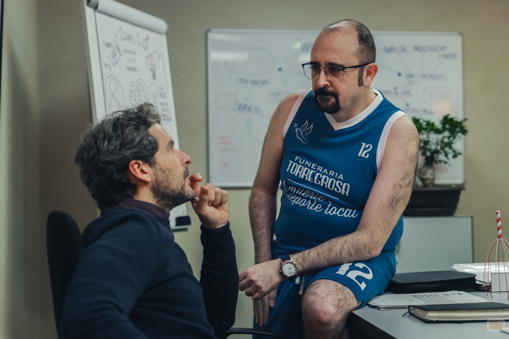 Carlos Areces y Diego Martín en 4x02 titulado 'Episodio 2' de 'Muertos S.L.'