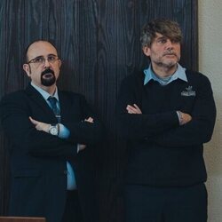 Carlos Areces y Salva Reina en 4x04 'Episodio 4' de 'Muertos S.L.'