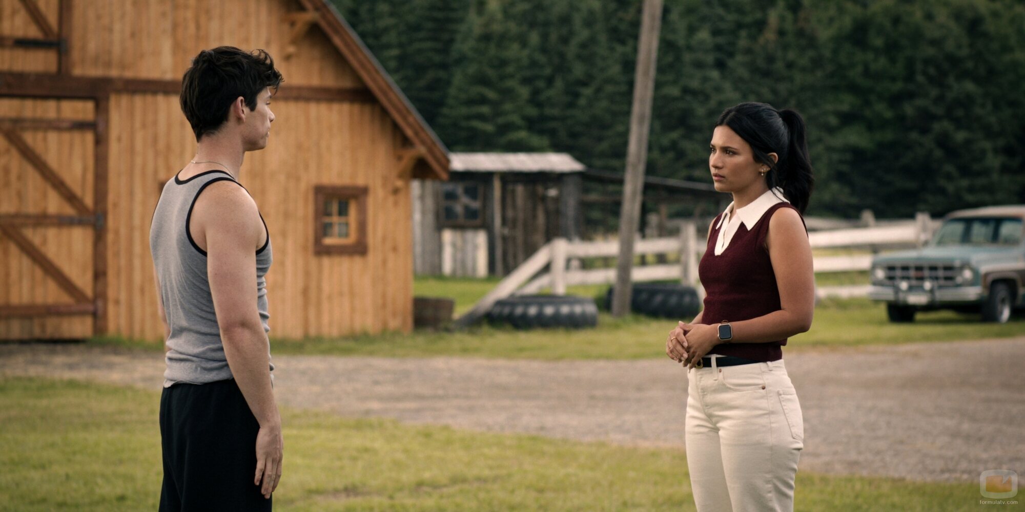 Ashby Gentry y Nikki Rodriguez en la temporada 3 y el capítulo 01 de 'Mi vida con los chicos Walter'
