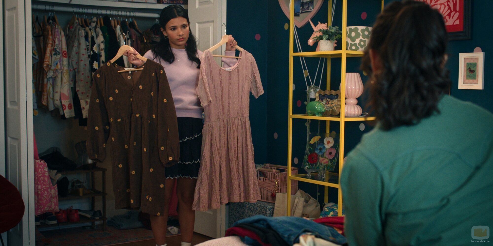Nikki Rodriguez en 3x01 'Vuelta a casa' de 'Mi vida con los chicos Walter'
