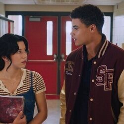 Mya Lowe y Kolton Stewart en 'Vuelta a casa' de 'Mi vida con los chicos Walter'