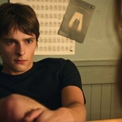Corey Fogelmanis en la temporada 3 y el capítulo 03 de 'Mi vida con los chicos Walter'
