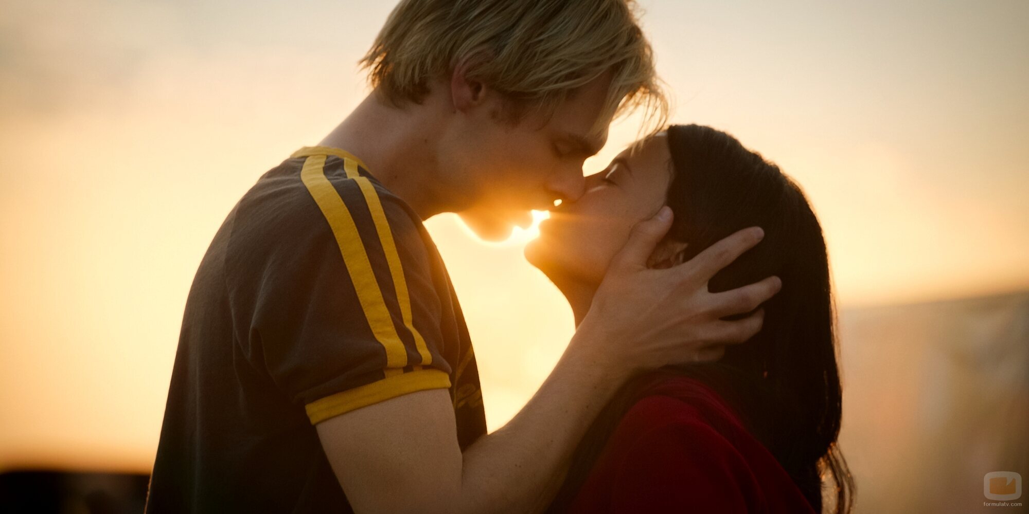 Nikki Rodriguez y Noah LaLonde en Capítulo 4 titulado 'Amor verdadero sin frenos' de 'Mi vida con los chicos Walter'