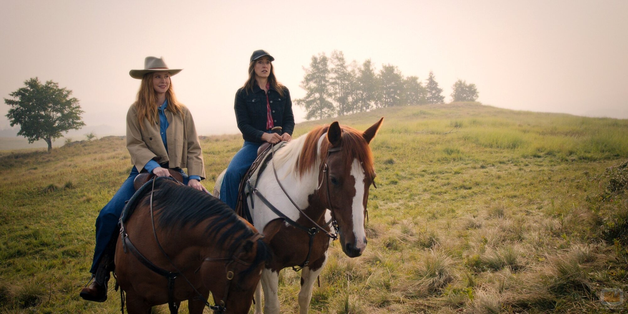 Sarah Rafferty y Janet Kidder en el 3x04 de 'My Life with the Walter Boys'