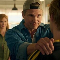 Marc Blucas y Sarah Rafferty en 'Amor verdadero sin frenos' de 'Mi vida con los chicos Walter'