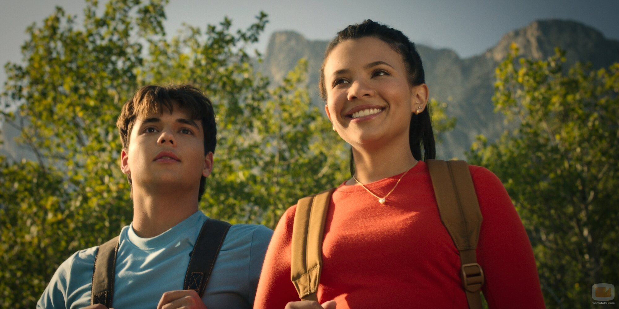 Nikki Rodriguez y Naveen Paddock en 3x04 titulado 'Amor verdadero sin frenos' de 'Mi vida con los chicos Walter'