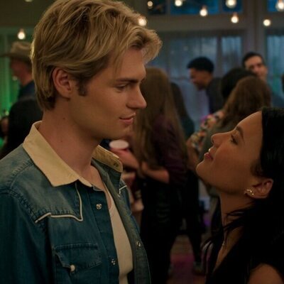 Noah LaLonde y Nikki Rodriguez en 3x05 'El efecto Jackie y Cole' de 'Mi vida con los chicos Walter'
