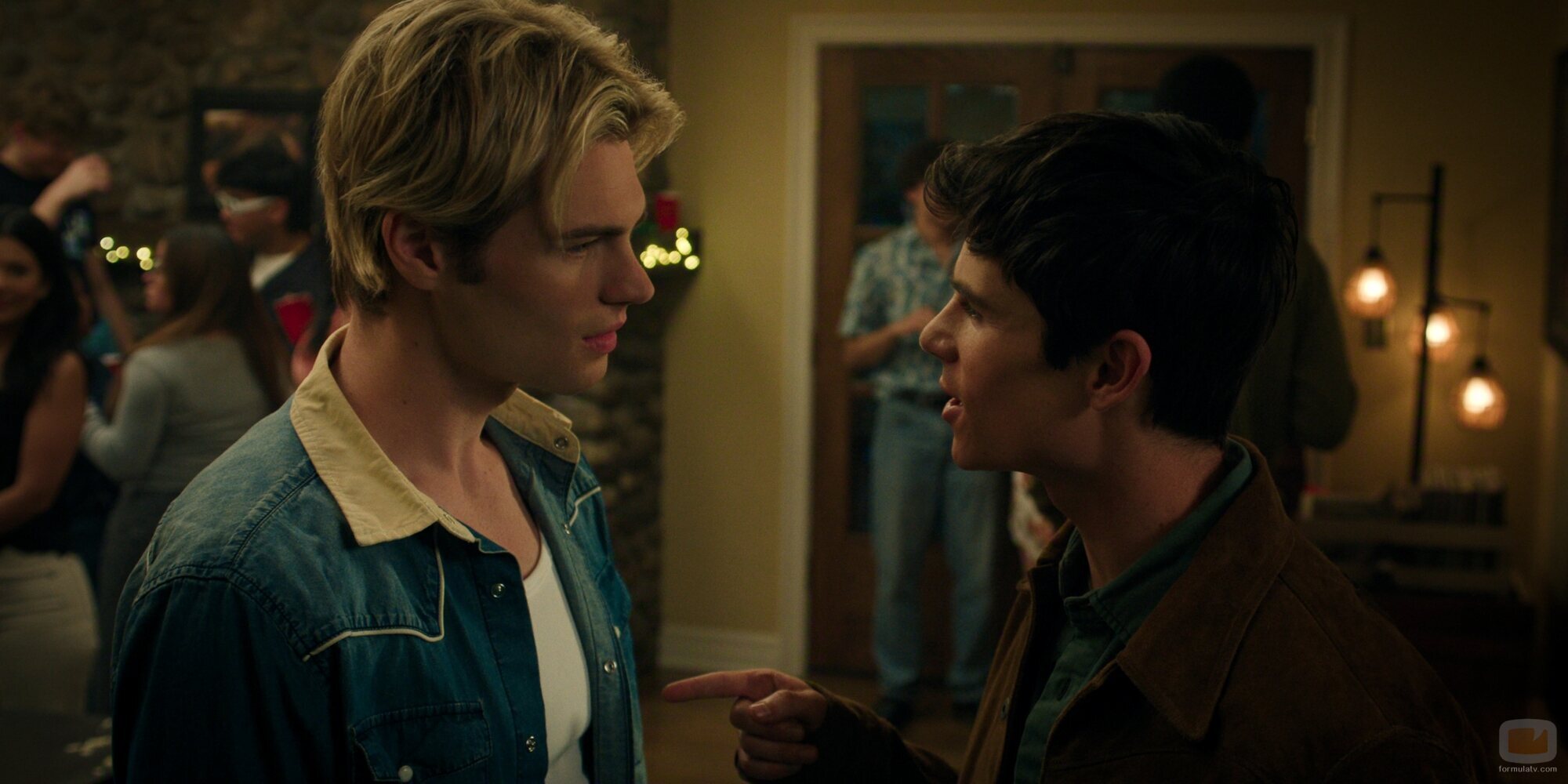 Noah LaLonde y Ashby Gentry en el 3x05 de 'Mi vida con los chicos Walter'