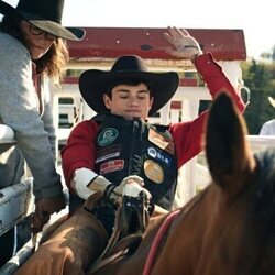 Ashby Gentry en 3x06 'Espacios sin freno' de 'Mi vida con los chicos Walter'