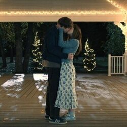 Connor Stanhope y Alisha Newton en 'Espacios sin freno' de 'Mi vida con los chicos Walter'