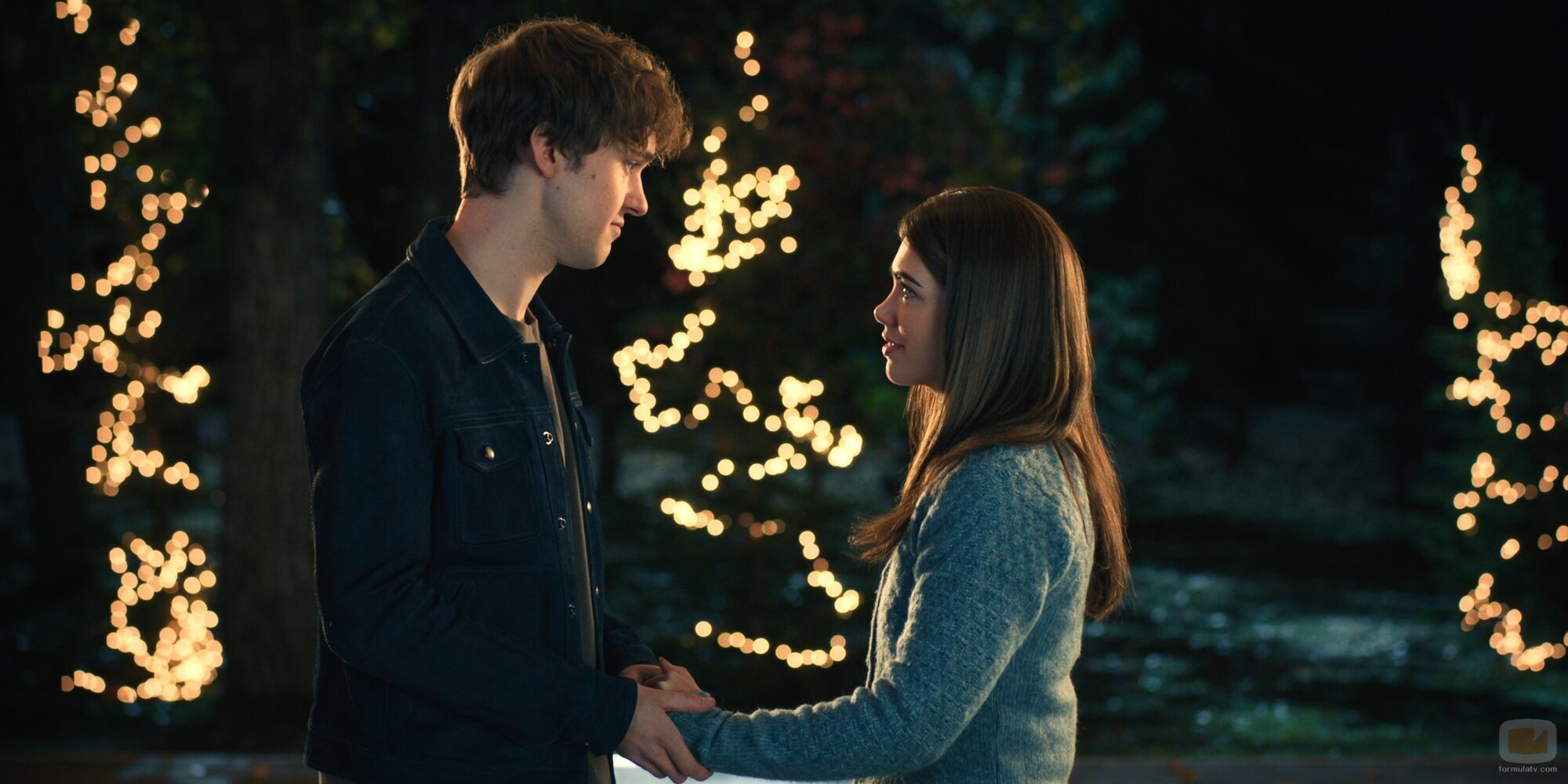Alisha Newton y Connor Stanhope en la temporada 3 y el capítulo 06 de 'Mi vida con los chicos Walter'