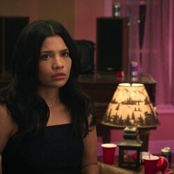Nikki Rodriguez en 3x06 'Espacios sin freno' de 'Mi vida con los chicos Walter'