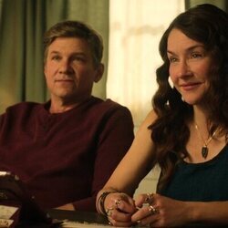 Erin Karpluk y Marc Blucas en la temporada 3 y el capítulo 07 de 'Mi vida con los chicos Walter'