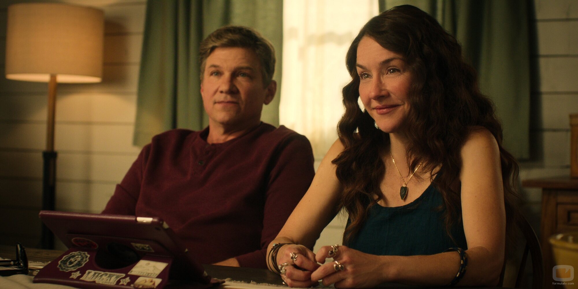 Erin Karpluk y Marc Blucas en la temporada 3 y el capítulo 07 de 'Mi vida con los chicos Walter'