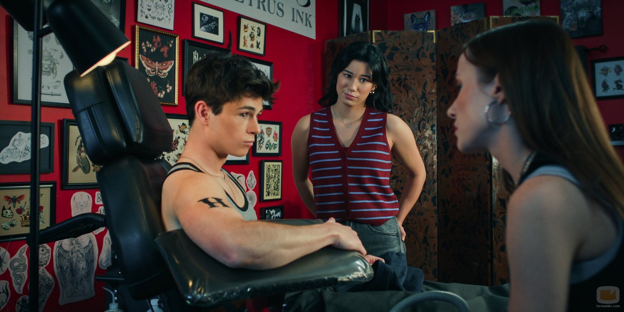 Ashby Gentry y Mya Lowe en la temporada 3 y el capítulo 09 de 'Mi vida con los chicos Walter'