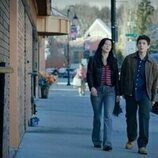 Ashby Gentry y Mya Lowe en 'Fantasmas' de 'Mi vida con los chicos Walter'