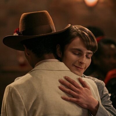 Corey Fogelmanis en Capítulo 10 titulado 'La bella y el maldito' de 'Mi vida con los chicos Walter'