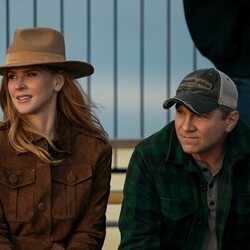 Sarah Rafferty y Marc Blucas en 3x10 titulado 'La bella y el maldito' de 'Mi vida con los chicos Walter'